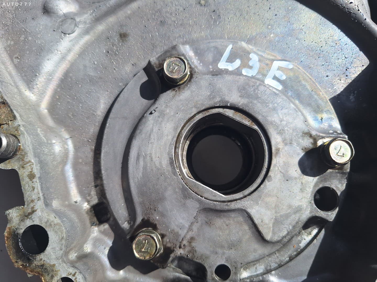 Mitsubishi Кришка шестерень ГРМ L3E