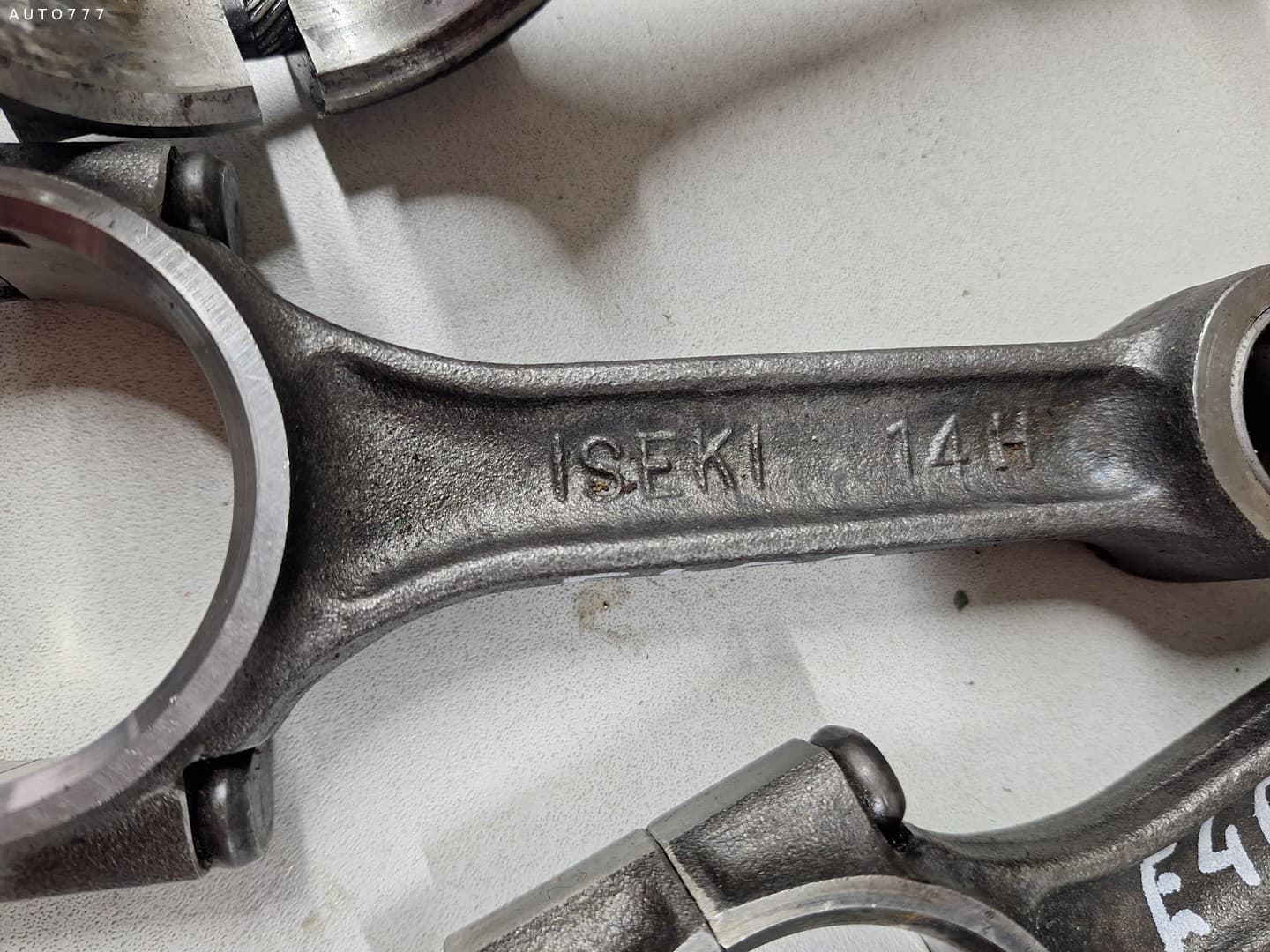 Isuzu E4DD connecting rod