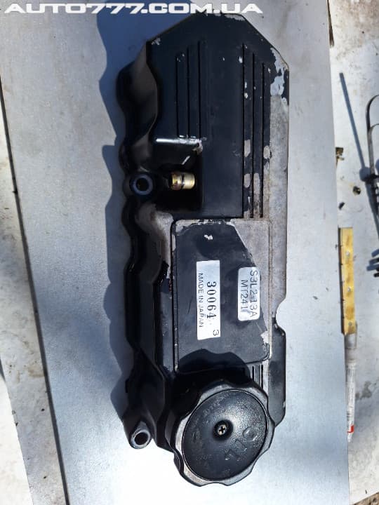 Mitsubishi S3L cylinder-head cover