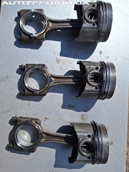 Kubota Поршні та шатуни D722