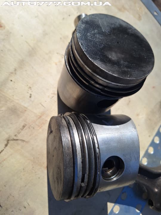 Mitsubishi Поршня KE75