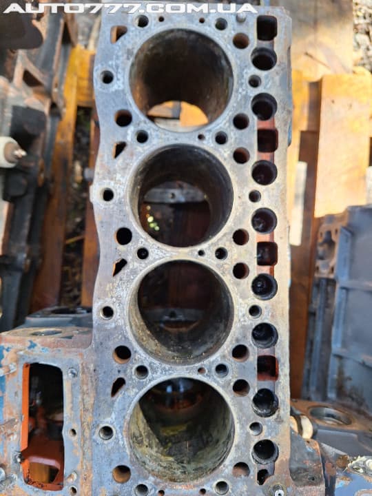 Kubota Блок циліндрів V1305