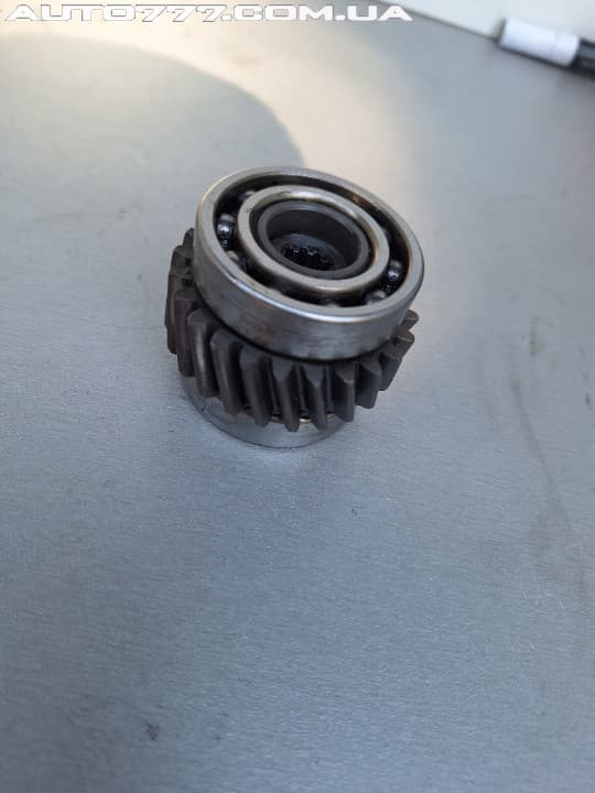 Hinomoto Hydraulic pump drive gear CS100 