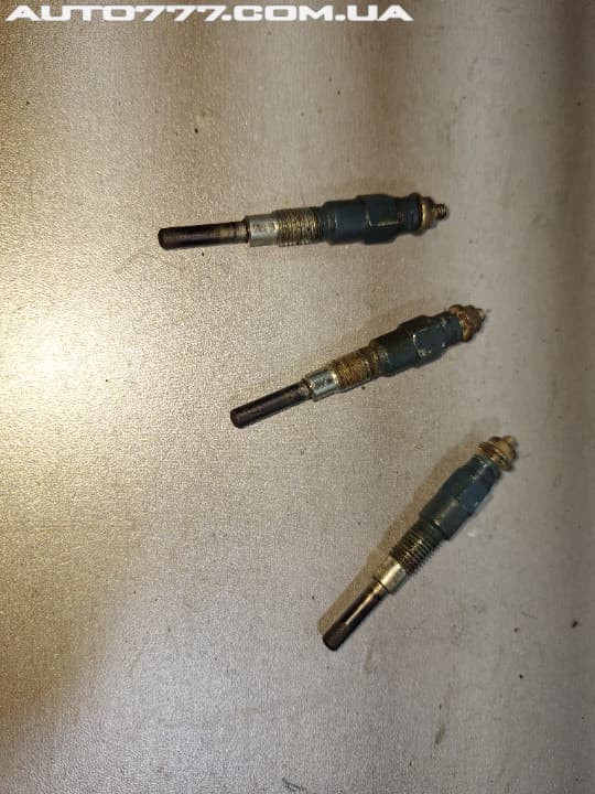 Kubota Свечи накала D782