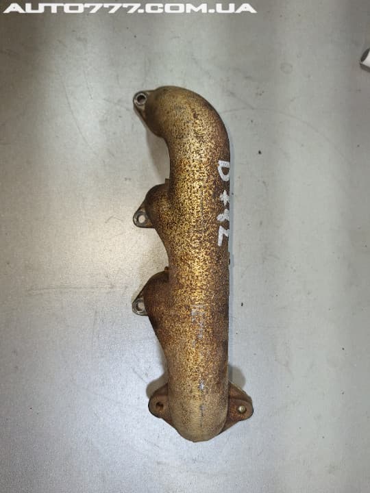 Kubota Exhaust manifold D782