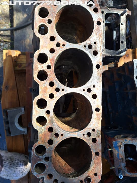 Iseki Блок циліндрів E4DD