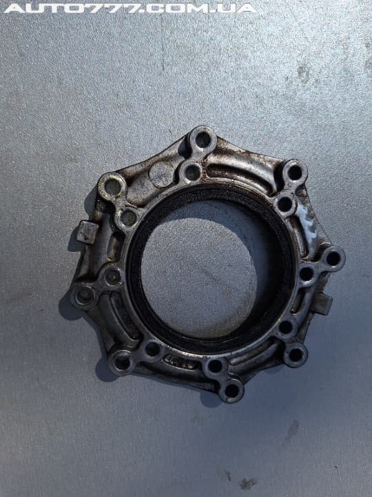 Kubota Крышка сальника  коленвала  D722