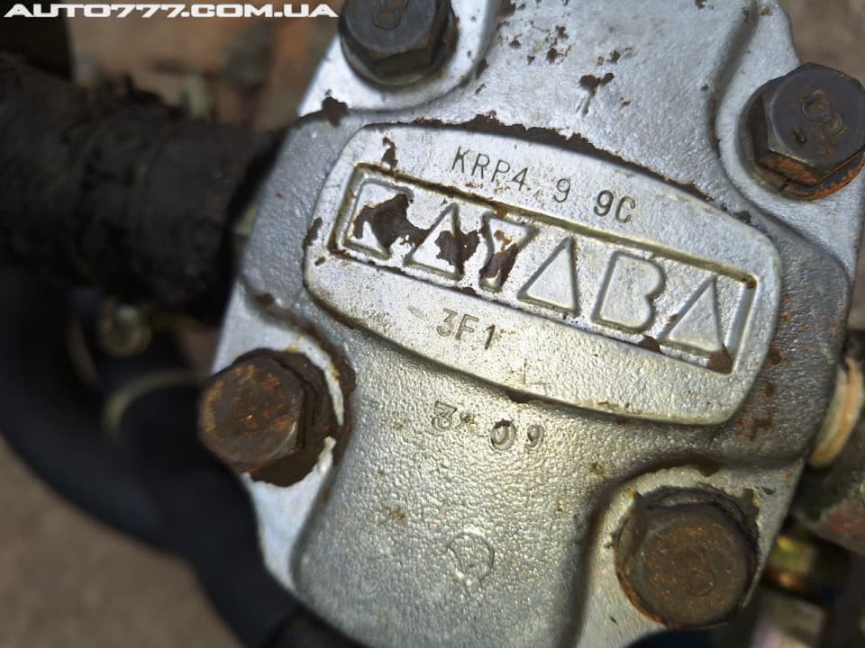 Kubota Kayaba hydraulic pump